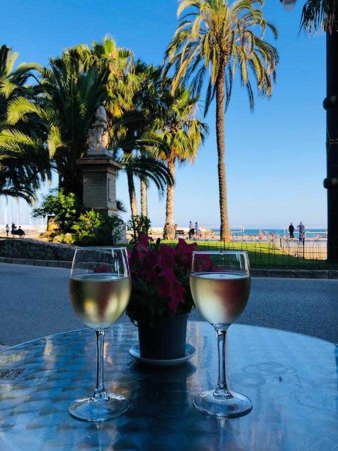 Fragata Beach Seaview Sitges Extérieur photo